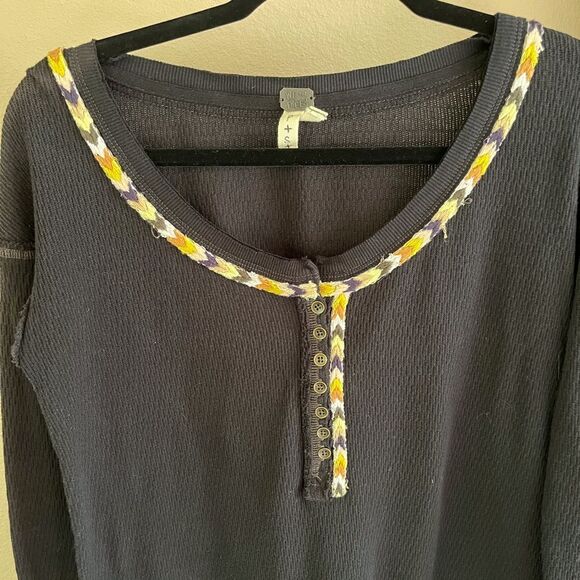 We the free free people top with buttons and decorative braided detail. - Picture 4 of 7